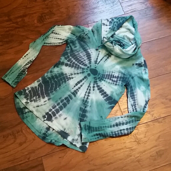 Balance Collection Tops - EUC Tie-dye longsleeve